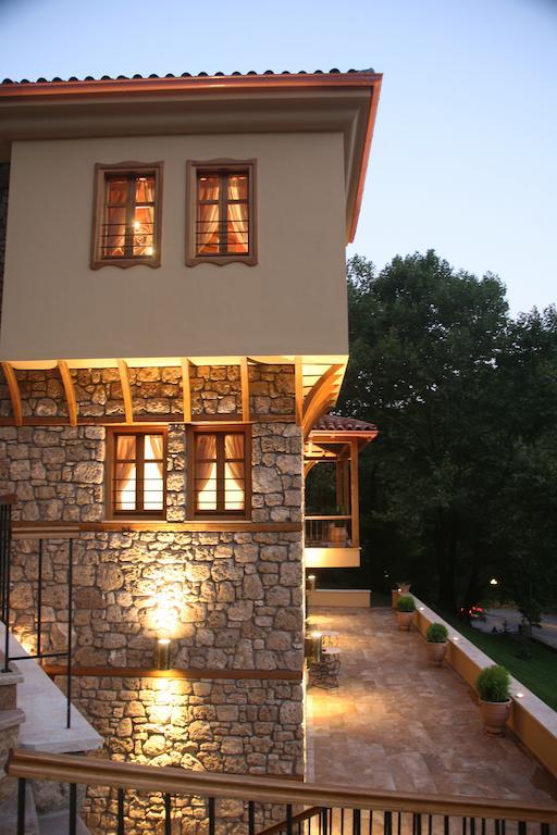 Roes Suites Káto Loutrákion Extérieur photo