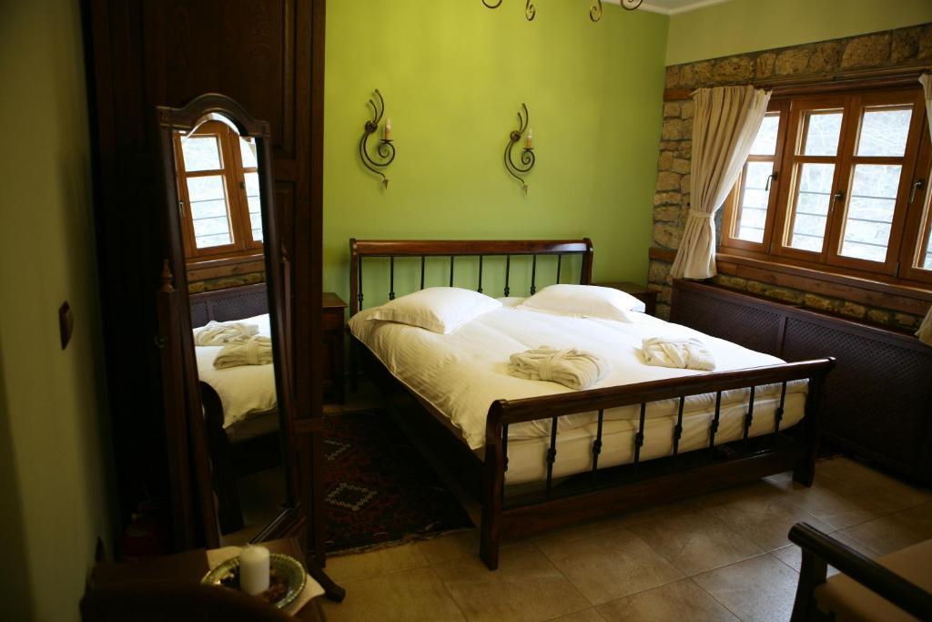 Roes Suites Káto Loutrákion Extérieur photo