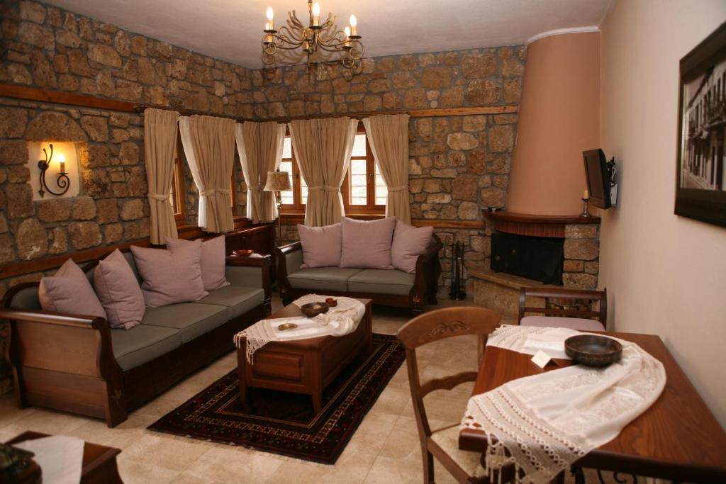 Roes Suites Káto Loutrákion Extérieur photo