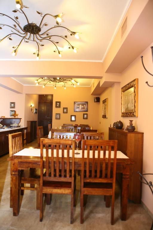Roes Suites Káto Loutrákion Extérieur photo