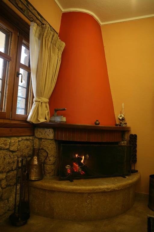 Roes Suites Káto Loutrákion Extérieur photo