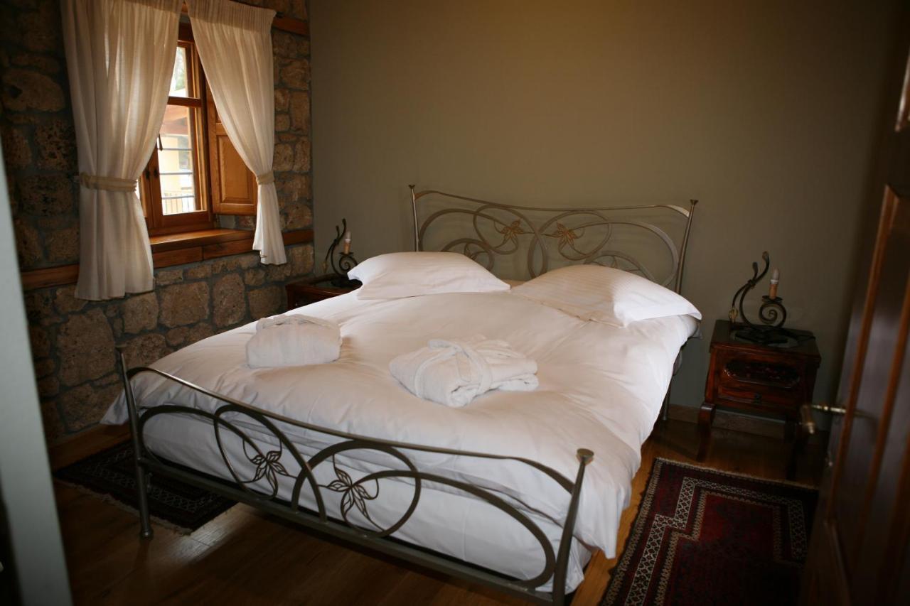 Roes Suites Káto Loutrákion Extérieur photo